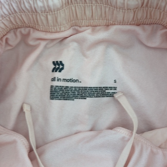 All in motion women’s Shorts. Size Small, great condition - Picture 3 of 4